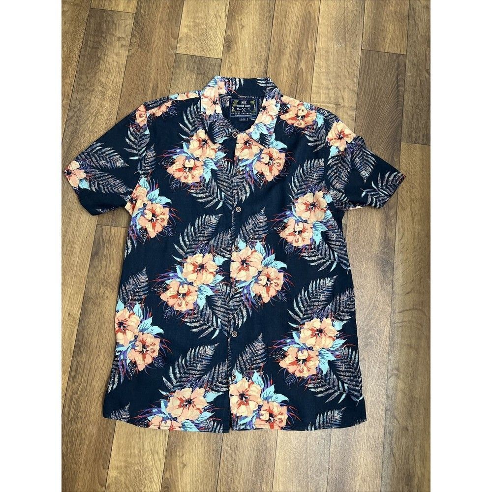MBX Shirt Mens L Navy Resort Hawaiian Floral Tropical Beachy‎